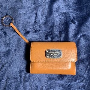 Tan Michael Kors keychain wallet and cardholder